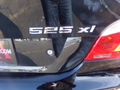 Used 2006 BMW 525xi Sedan image 40