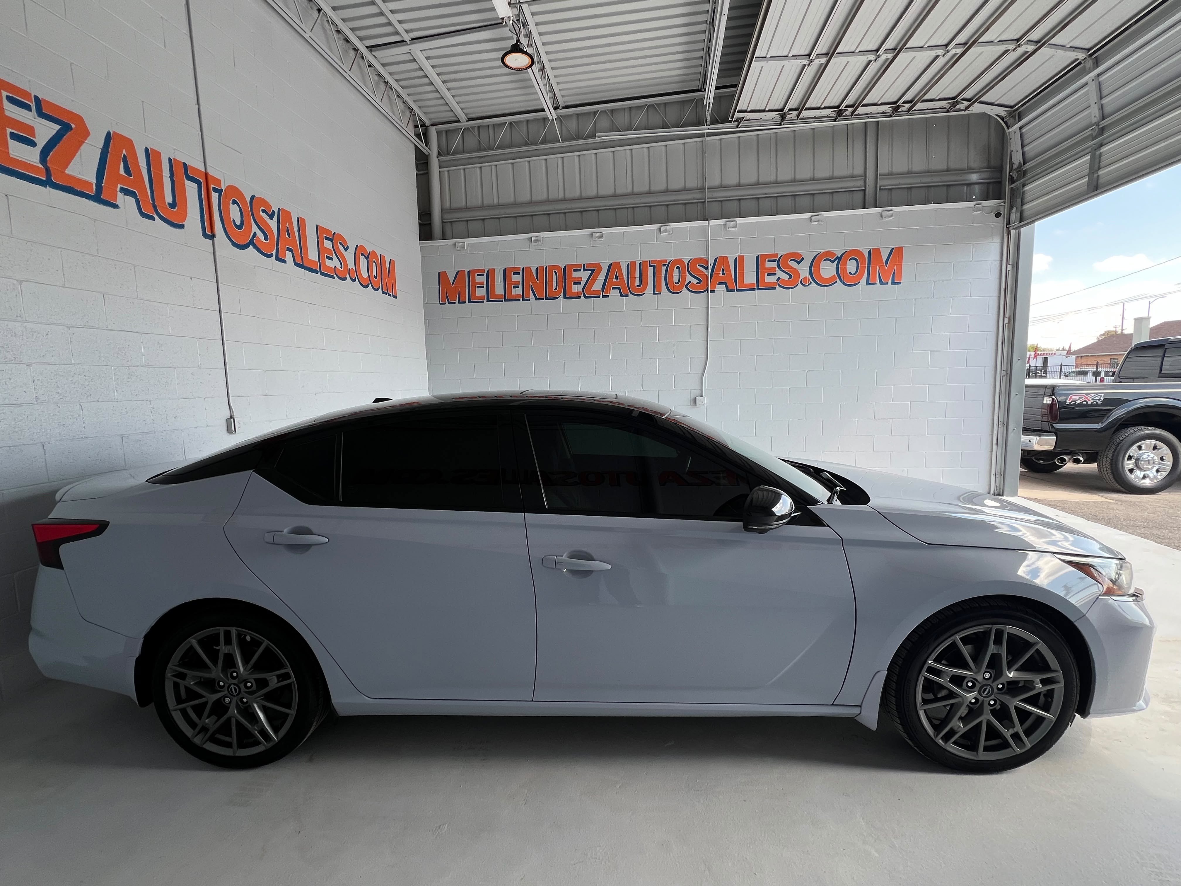 Used 2023 Nissan Altima 2.0 SR FWD image 7