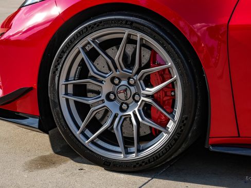 Used 2024 Chevrolet Corvette Z06 w/ Z07 Performance Package RWD image 80