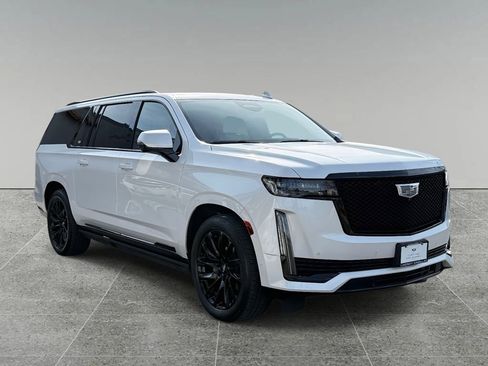 Used 2024 Cadillac Escalade ESV Sport w/ LPO, ONYX Package image 9