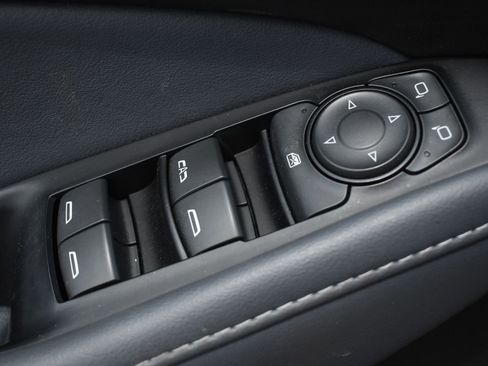 Used 2023 Buick Enclave Essence w/ Experience Buick Package FWD image 13