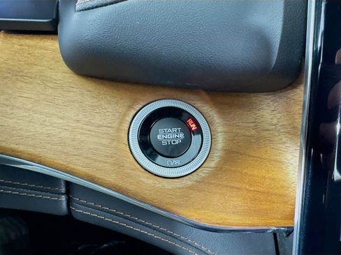 Used 2023 Jeep Grand Cherokee Summit AWD/4WD image 23