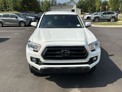 Used 2023 Toyota Tacoma SR5 w/ Technology Package RWD image 3