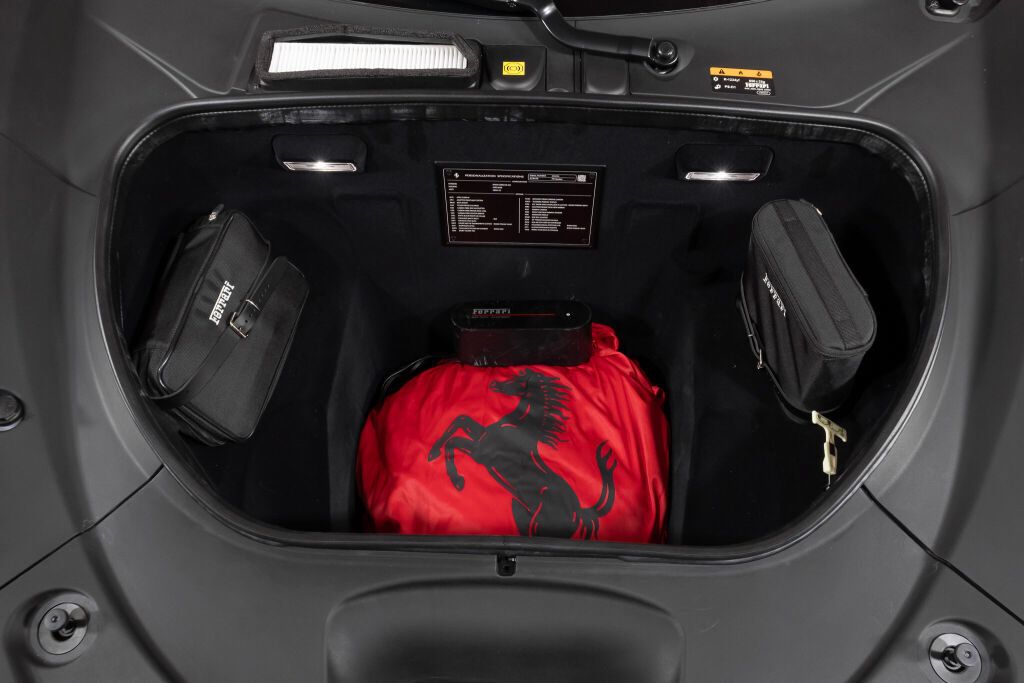 Used 2022 Ferrari F8 Tributo RWD image 25
