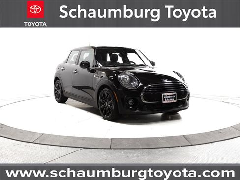 Used 2021 MINI Cooper 4-Door Hardtop image 1