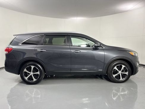 Used 2017 Kia Sorento EX AWD/4WD image 34