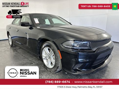 Used 2023 Dodge Charger SXT image 2