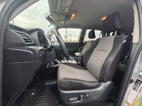 Used 2016 Toyota 4Runner SR5 image 11