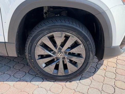 Certified 2024 Volkswagen Taos S FWD image 18