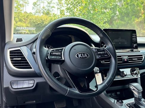 Used 2021 Kia Seltos S AWD/4WD image 6