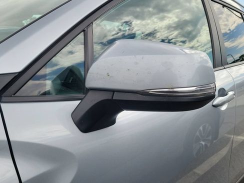 Used 2024 Toyota Corolla Cross LE FWD image 3