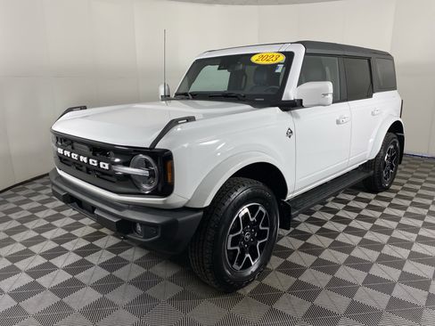 Used 2023 Ford Bronco Outer Banks image 12