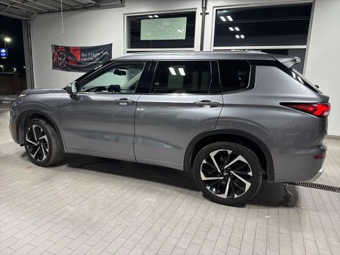 Used 2024 Mitsubishi Outlander SEL image 8
