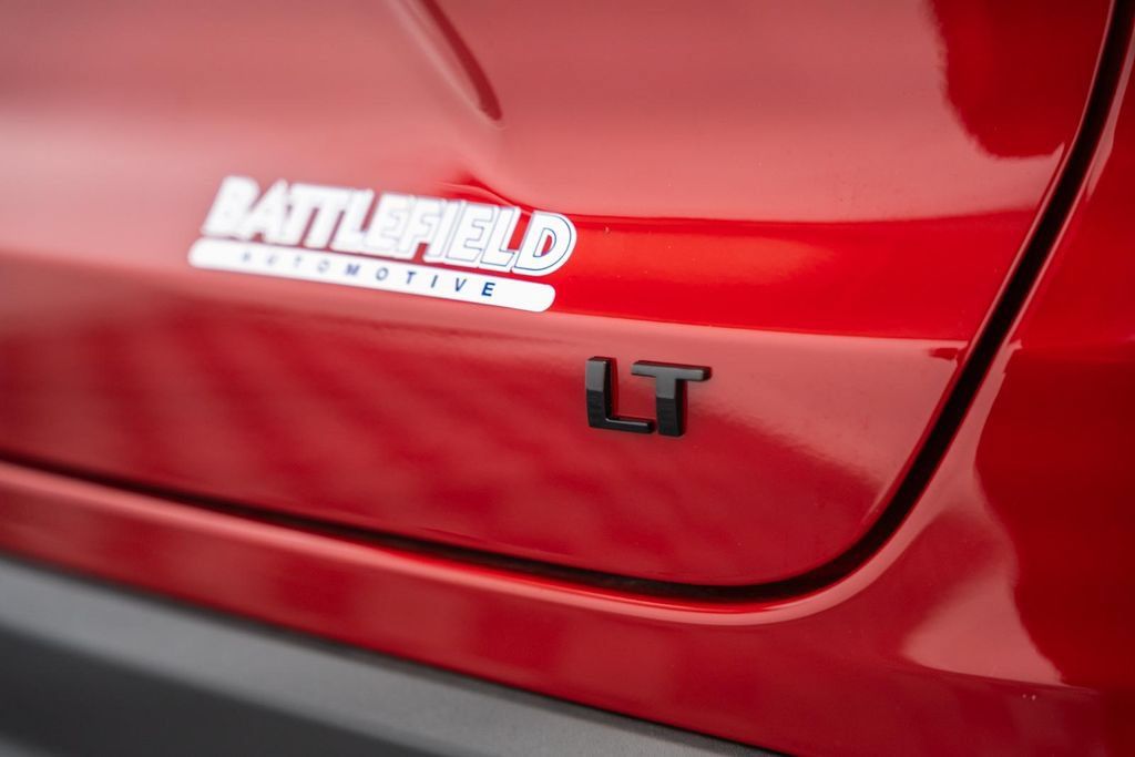 New 2026 Chevrolet Trax LT w/ Sunroof Package FWD image 9