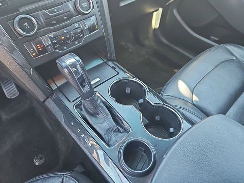 Used 2017 Ford Explorer XLT w/ Equipment Group 202A image 28