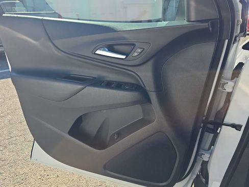 Used 2024 Chevrolet Equinox LT FWD image 28