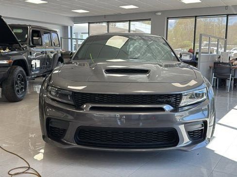 Used 2022 Dodge Charger SRT Hellcat w/ Harman/Kardon Audio Group RWD image 7