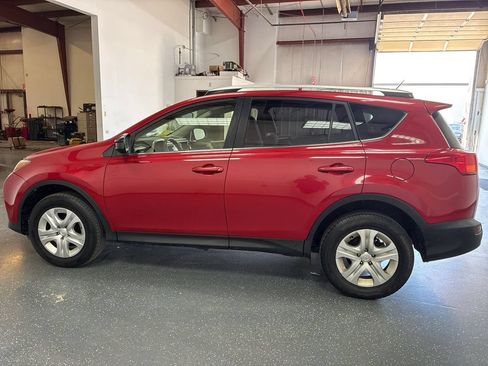 Used 2013 Toyota RAV4 LE AWD/4WD image 7