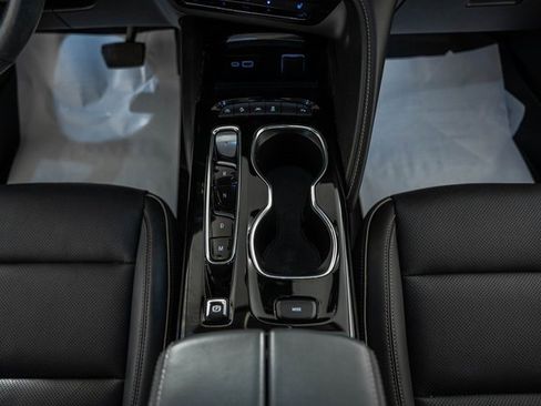 Used 2023 Buick Envision Essence image 28