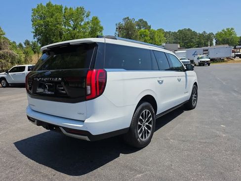 Used 2025 Ford Expedition Max Platinum AWD/4WD image 3