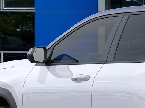 New 2027 Chevrolet Equinox LT w/ Convenience Package II FWD image 12