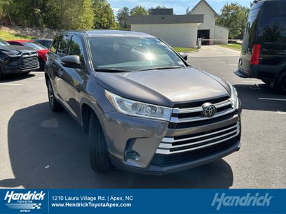 Used 2019 Toyota Highlander LE