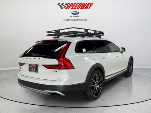 Used 2018 Volvo V90 T6 Cross Country w/ Convenience Package image 9
