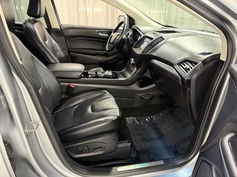 Used 2020 Ford Edge Titanium w/ Equipment Group 301A AWD/4WD image 7