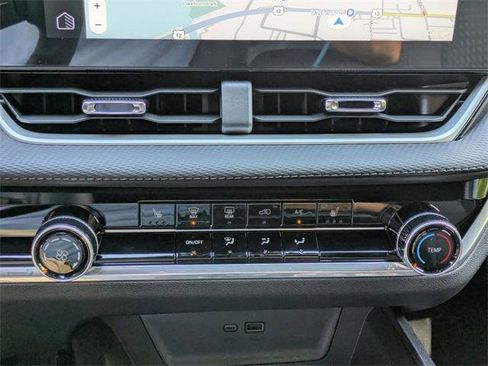 New 2026 Chevrolet Equinox LT w/ LPO, Floor Liner Package image 22