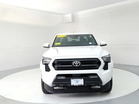 Used 2024 Toyota Tacoma SR5 AWD/4WD image 8
