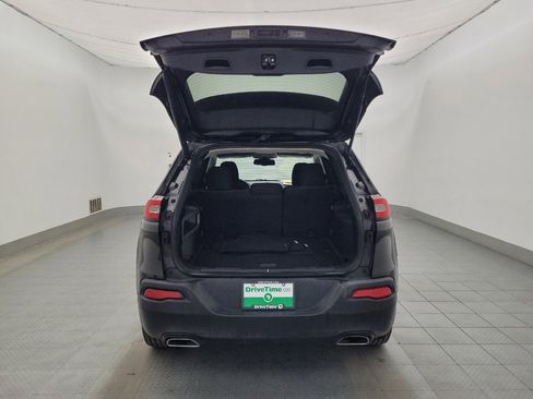 Used 2016 Jeep Cherokee Latitude w/ Comfort/Convenience Group image 29