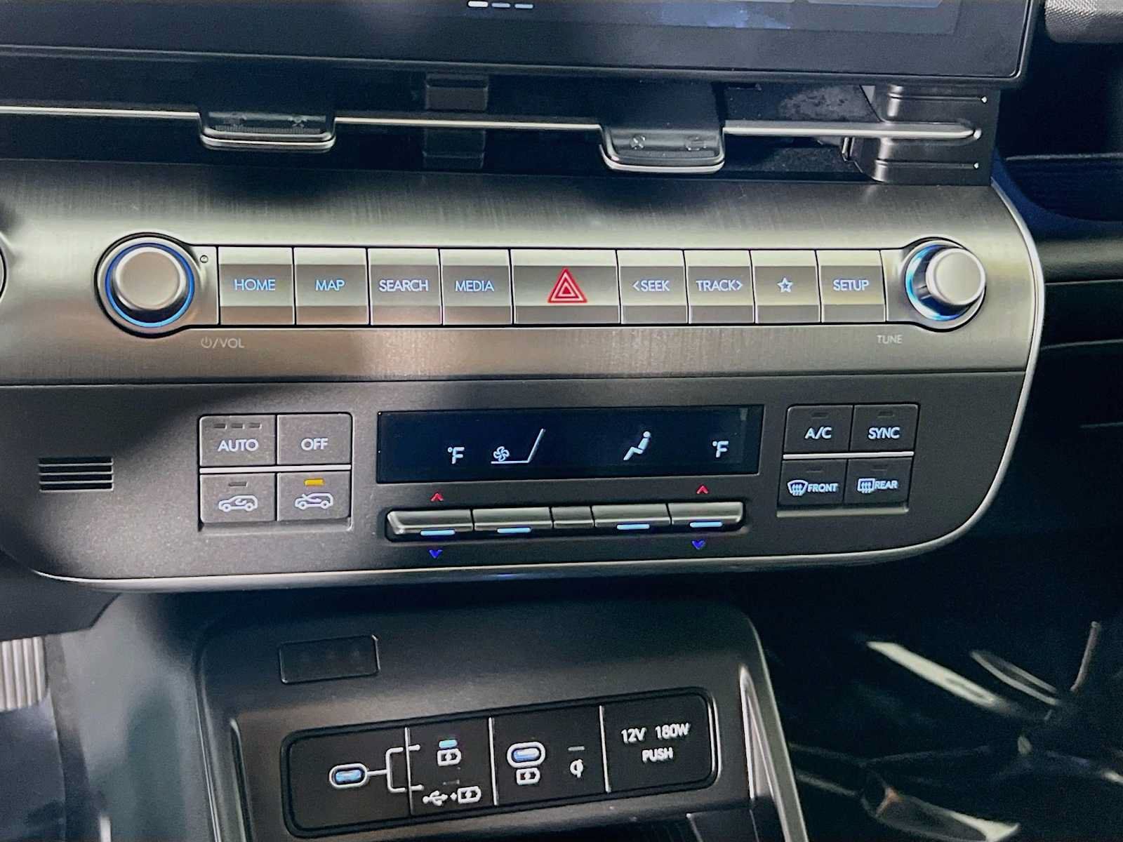 Certified 2024 Hyundai Kona Limited AWD/4WD image 16