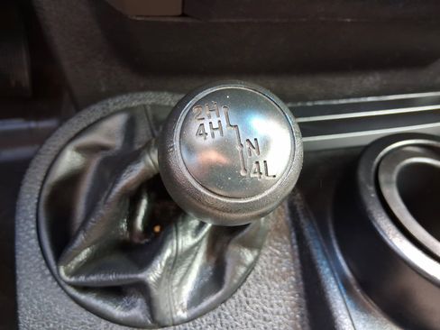 Used 2009 Ford F150 STX AWD/4WD image 16