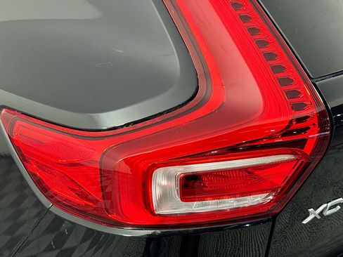 Used 2020 Volvo XC40 T5 R-Design image 35