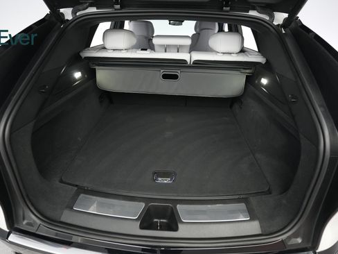 Used 2024 Cadillac Lyriq Luxury w/ LPO, Floor Liner Package AWD/4WD image 8