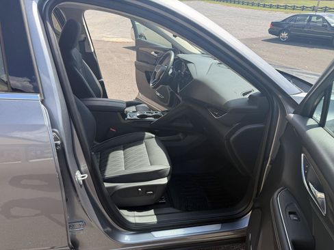 Used 2022 Buick Envision Avenir w/ Technology Package II FWD image 13
