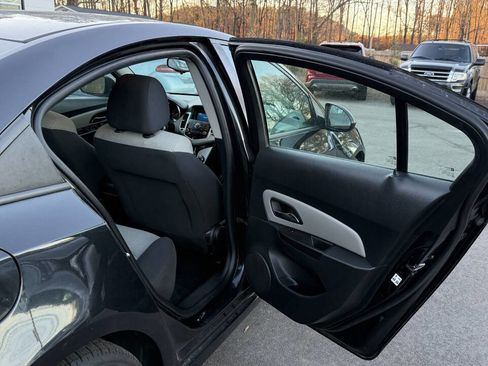 Used 2016 Chevrolet Cruze LS image 13