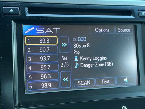 Used 2012 Toyota Camry XLE w/ Convenience Pkg image 19