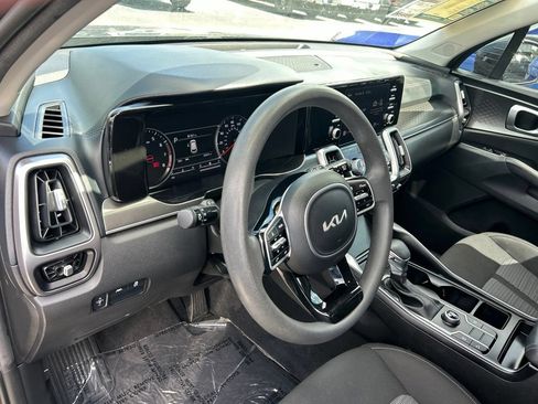 Used 2023 Kia Sorento LX FWD image 20
