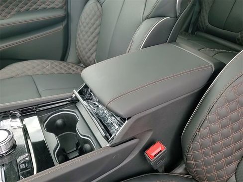 New 2026 Jeep Grand Cherokee Summit image 29