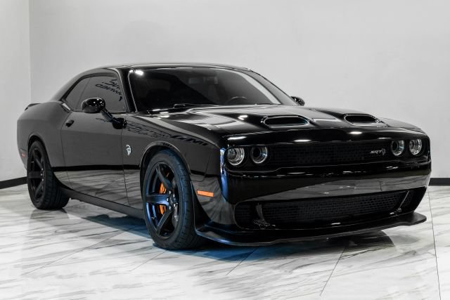 Used 2020 Dodge Challenger SRT Hellcat w/ Plus Package RWD image 9