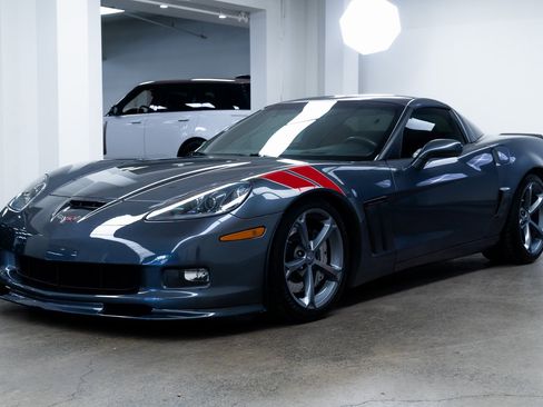 Used 2011 Chevrolet Corvette Grand Sport w/ Preferred Equipment Group image 3