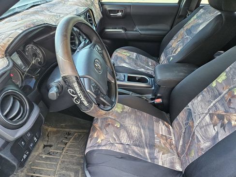 Used 2020 Toyota Tacoma TRD Pro AWD/4WD image 10