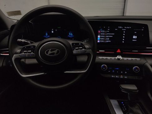 Used 2024 Hyundai Elantra SEL FWD image 22