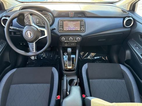 Used 2025 Nissan Versa SV image 15
