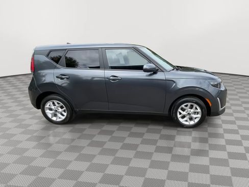 Used 2024 Kia Soul LX w/ Option Group 015 FWD image 9