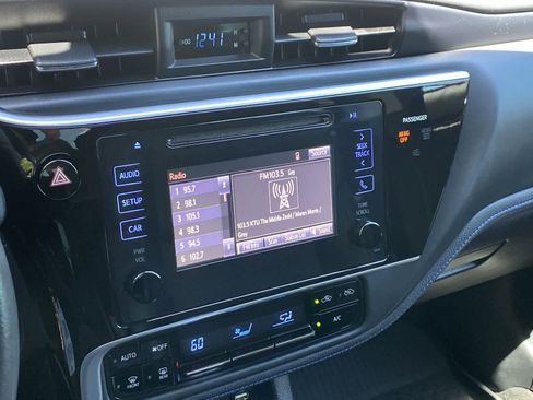 Used 2017 Toyota Corolla SE w/ Body Protection Package FWD image 41