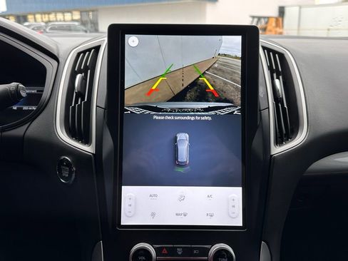 Used 2022 Ford Edge SE w/ Black Appearance Package image 34