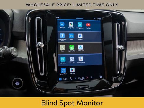 Used 2025 Volvo XC40 B5 Plus image 23