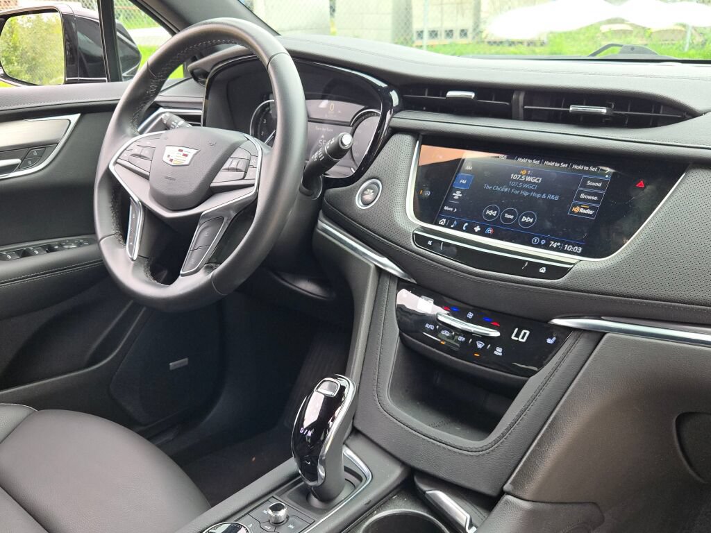 Used 2023 Cadillac XT5 Luxury w/ LPO, Floor Liner Package AWD/4WD image 10